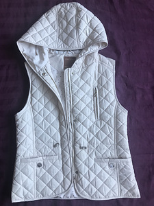 Новый жилет Zara 164 см (1 фото из 3)