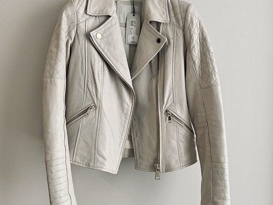 Новая кожаная куртка River Island