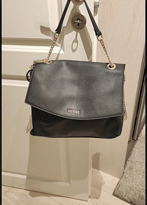 Guess (3 foto / 3)