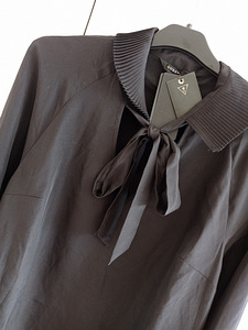Uus guess must pluus kraega (1 foto / 3)