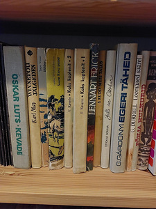 Разные детские книги (1 фото из 2)