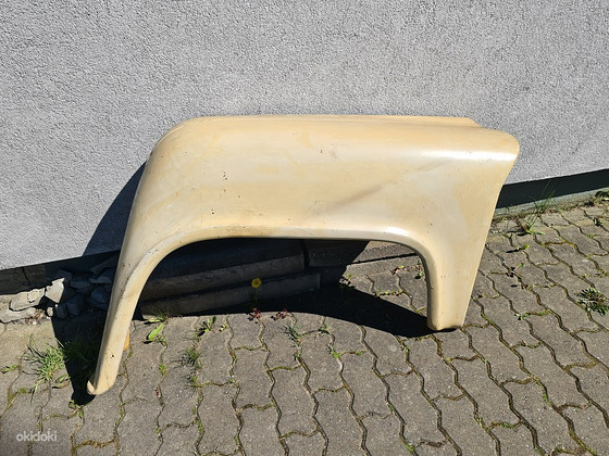GAZ-ZIL esi tiib plastikust