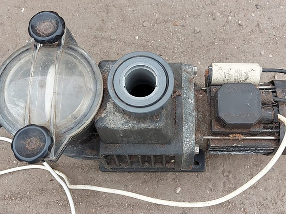 Basseinipump