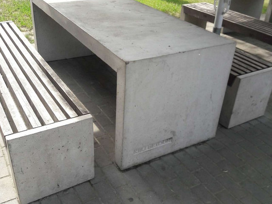 Стол из бетона