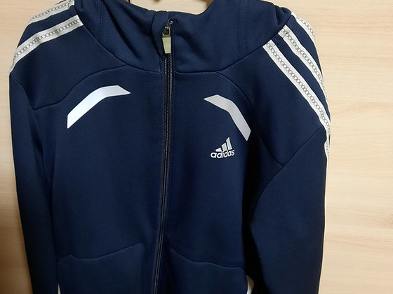 Adidase kampsun