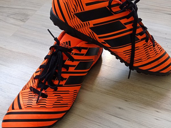 Футбольные бутсы adidas p.42