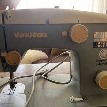 Продам лапную швейную машину с электроприводом "Веритас"