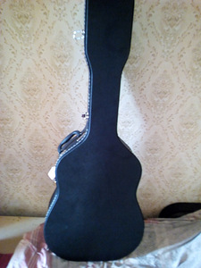 Новая электроакустическая гитара FENDER в жестком кейсе. (2 фото из 2)