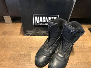 Походные ботинки Magnum Classic no. 45 (1 фото из 4)