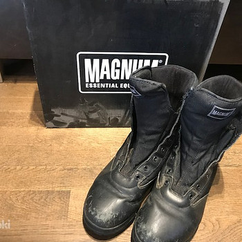 Matkasaapad Magnum Classic nr. 45