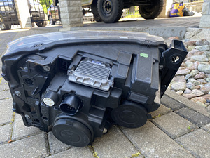 Land Rover discovery 4 xenon esituli (2 foto / 3)