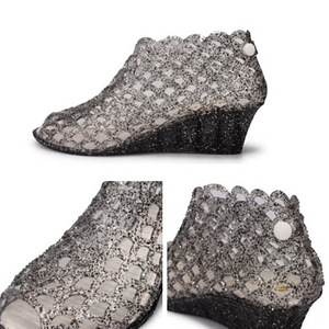 Новые ажурные сандалии из ПВХ на танкетке, 37-38 + доставка (3 фото из 3)