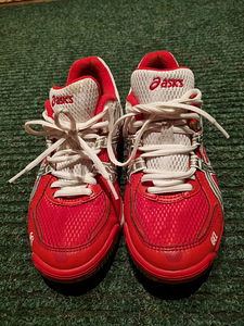 Asics (1 foto / 3)
