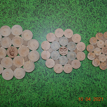 Подставки из можжевельника.