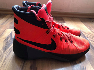 Nike korvpallijalanõud (1 foto / 3)