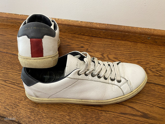 Hilfiger nahast jalatsid nr. 42/43