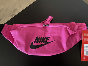 Nike (1 фото из 5)