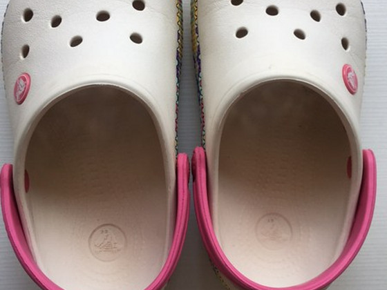 Crocs на девочку 33-34р, в хорошем состоянии.