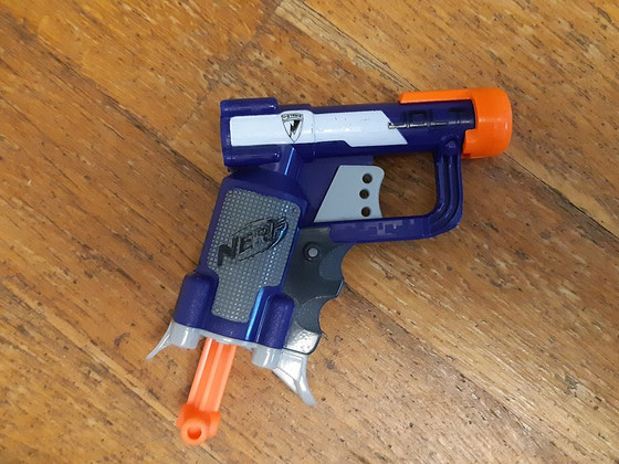 Nerf пистолет