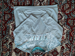 Женская одежда (3 фото из 10)