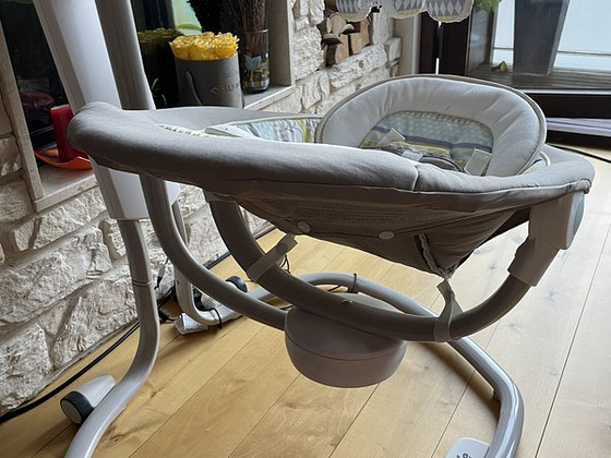 Продам детские качели электрические Joie Serina Swivel