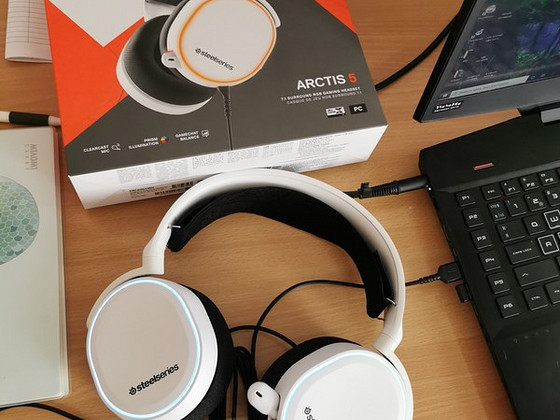 Steelseries arctis 5 rgb headset наушники