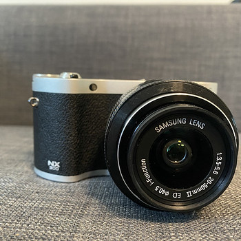 Samsung NX300 - 4 аккумулятора - Автомобильное зарядное устройство