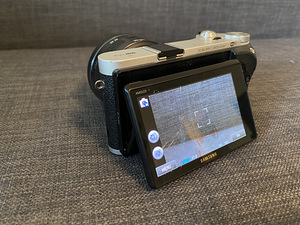 Samsung NX300 - 4 аккумулятора - Автомобильное зарядное устройство (4 фото из 5)