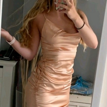 Продается платье. 20€