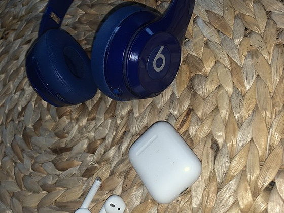 Beats solo2 wireless ja airpods 1st gen