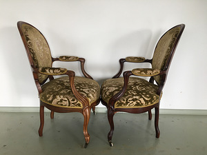 2 rokokoo stiilis tugitooli (4 foto / 10)