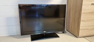 LG телевизор 32 " (3 фото из 3)