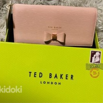 Новая миниатюрная сумка Ted Baker