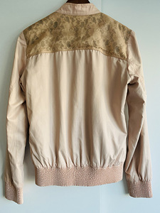 GUESS tagi (2 foto / 2)