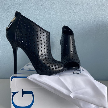 Новые туфли Guess