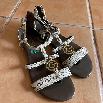Новые босоножки Guess