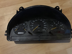 Приборка от ML 270 W163 (2 фото из 3)