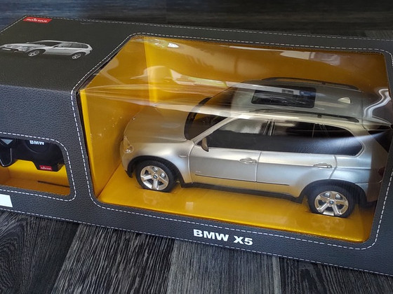 BMW X5.
