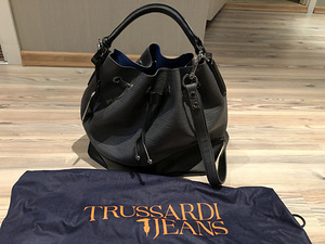 Сумка trussardi (1 фото из 2)
