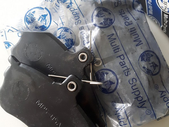 Esipiduriklotsid Mitsubishile