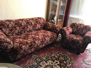 Müüa pehme mööbli komplekt lauaga (1 foto / 3)