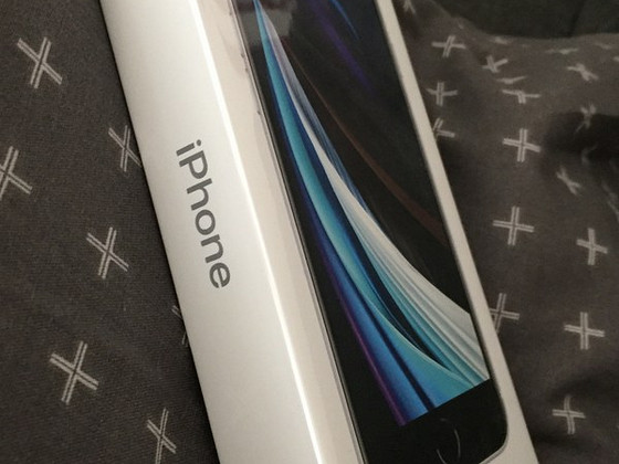 Новый IPHONE SE2020
