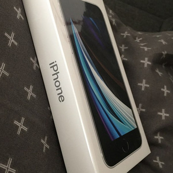 Новый IPHONE SE2020