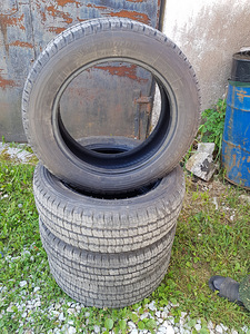 ПРОДАМ ШИНЫ НА МИКРОАВТОБУС (3 фото из 3)