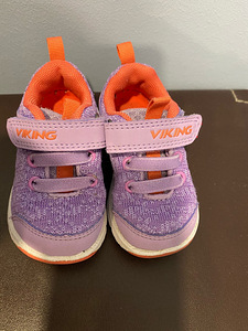 Детские кроссовки Viking (1 фото из 3)