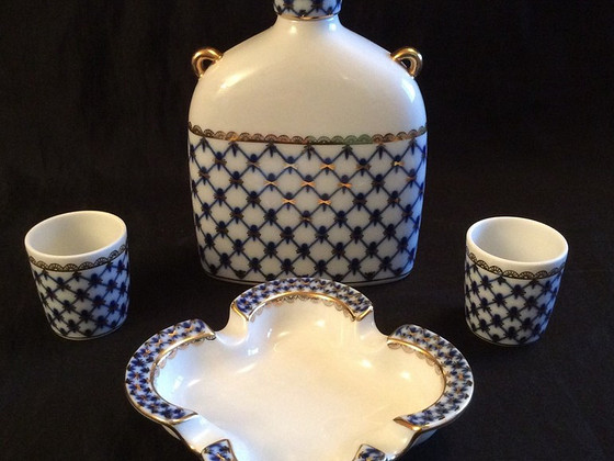 Lomonosov porcelain cobalt net