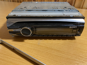 Автомобильная магнитола Sony CDX-GT550UI (1 фото из 10)