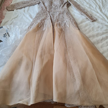 Elegantne kleit.