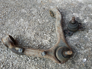 Hoob üleval paremal Ssang Yong 4440209001 (1 foto / 1)