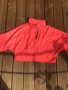 Neon pink jacket (1 foto / 4)
